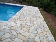 Limpeza de Pedras Ornamentais na Vila Romana